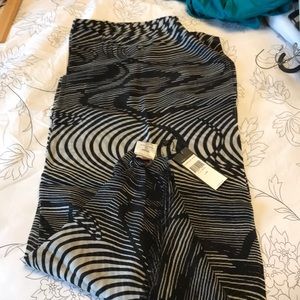 70 inch long by 14 inches 85% wool thin scarf